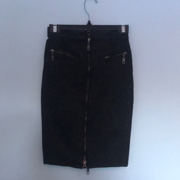 Guess Denim Pencil Skirt - Picture 1 of 8